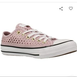 Converse Low Top Pink Women’s Crochet